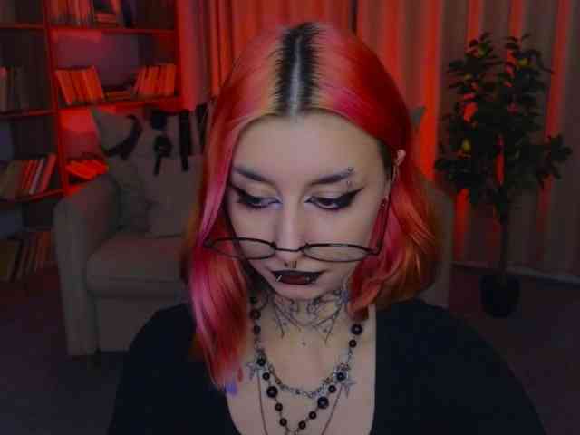MistressMarcelline webcam