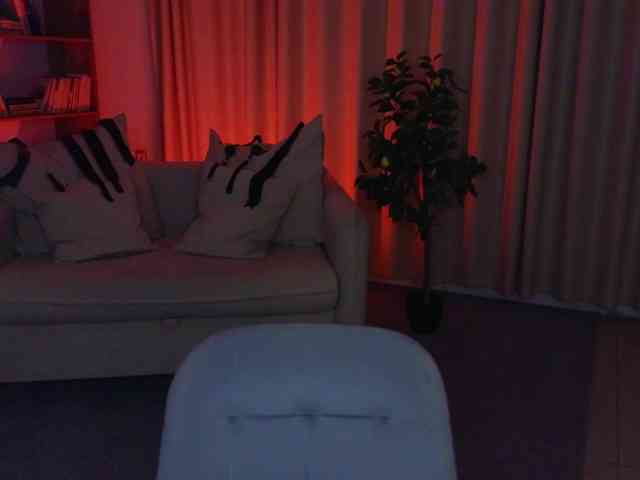 MistressMarcelline webcam