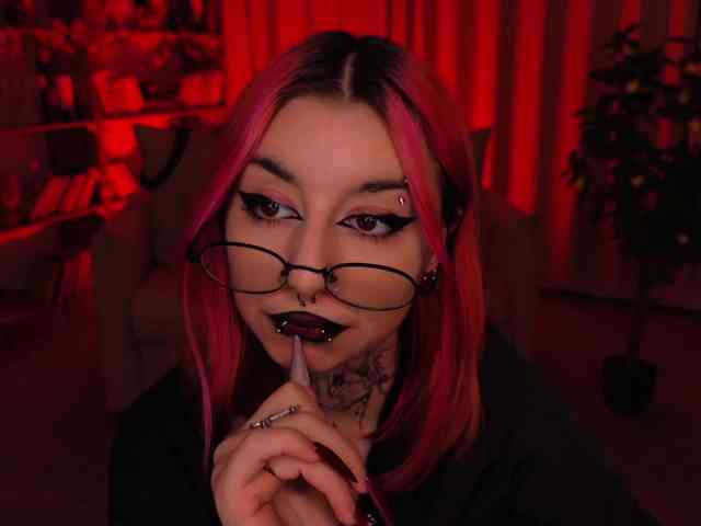 MistressMarcelline webcam