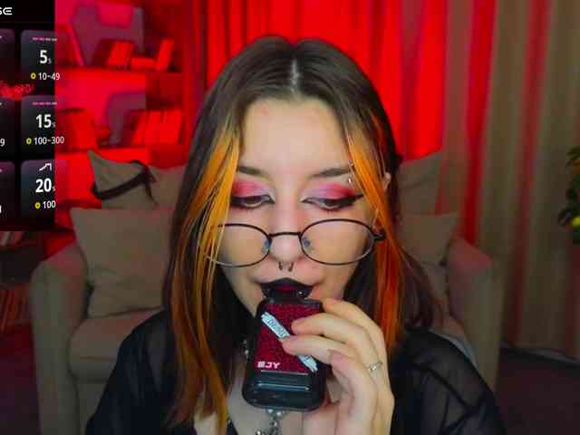 MistressMarcelline webcam