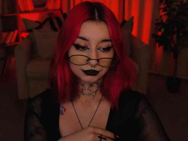 MistressMarcelline webcam