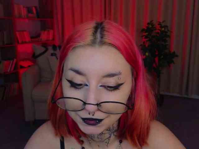 MistressMarcelline webcam