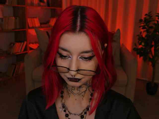 MistressMarcelline webcam