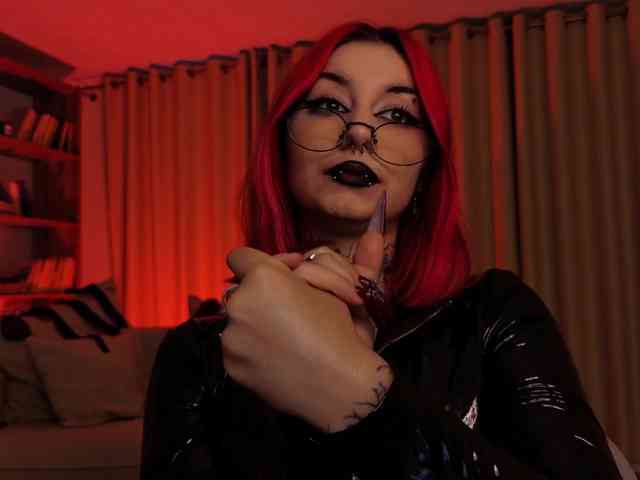 MistressMarcelline webcam
