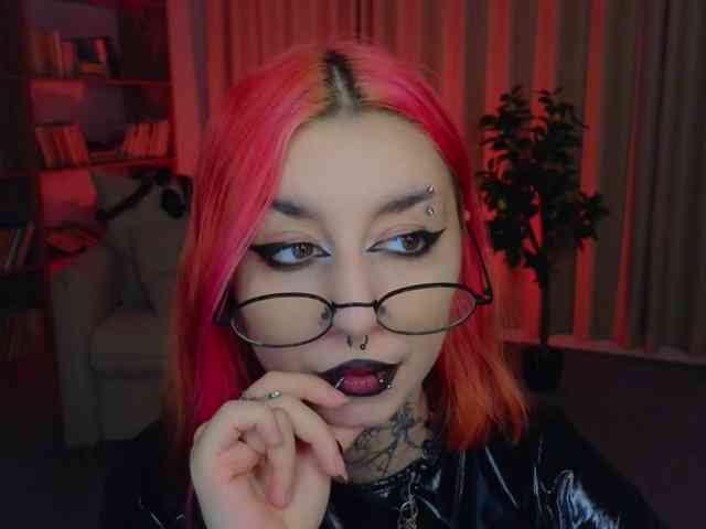 MistressMarcelline webcam