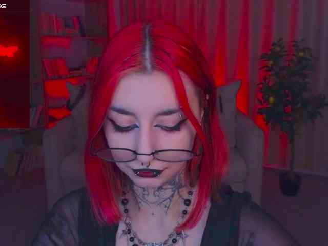 MistressMarcelline webcam