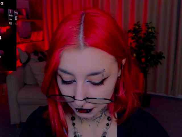 MistressMarcelline webcam