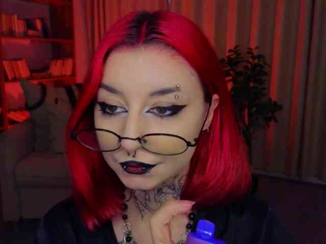 MistressMarcelline webcam