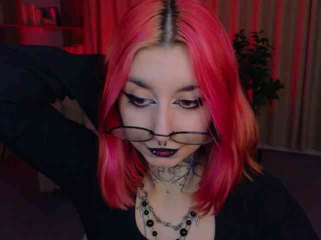MistressMarcelline webcam