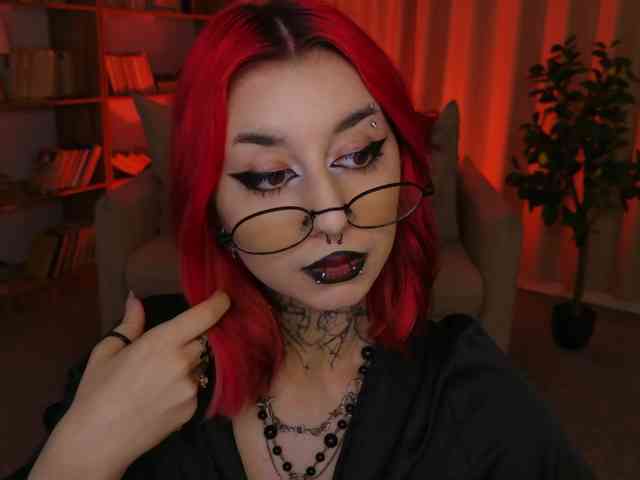 MistressMarcelline webcam