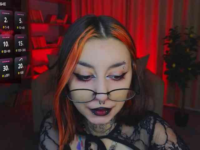 MistressMarcelline webcam