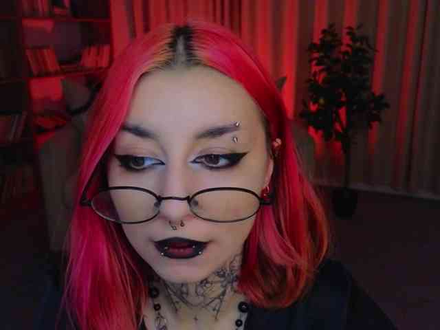 MistressMarcelline webcam