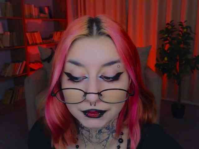 MistressMarcelline webcam