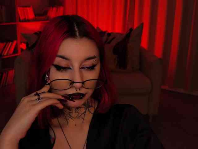 MistressMarcelline webcam