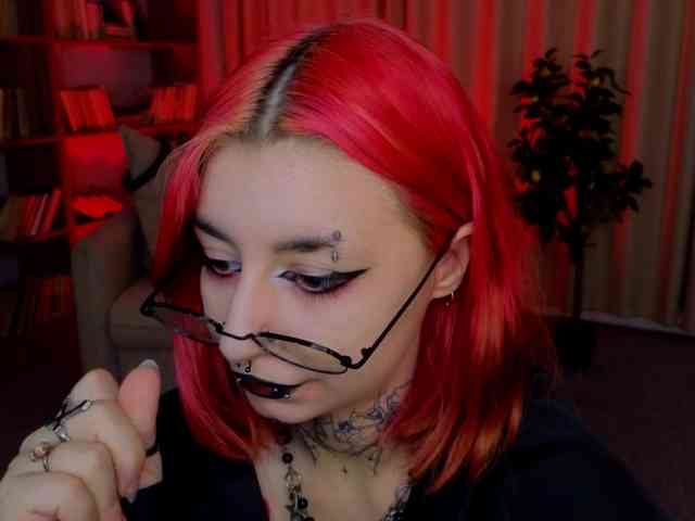 MistressMarcelline webcam