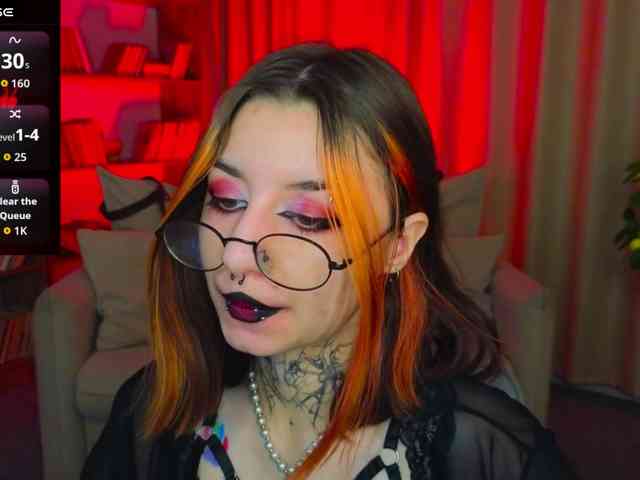 MistressMarcelline webcam