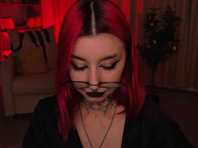 MistressMarcelline webcam