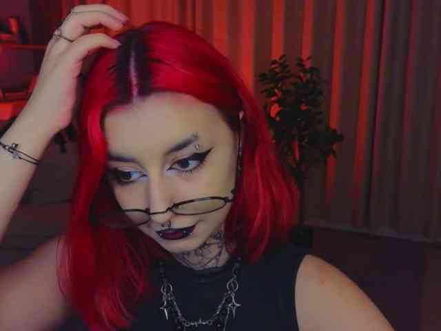 MistressMarcelline webcam