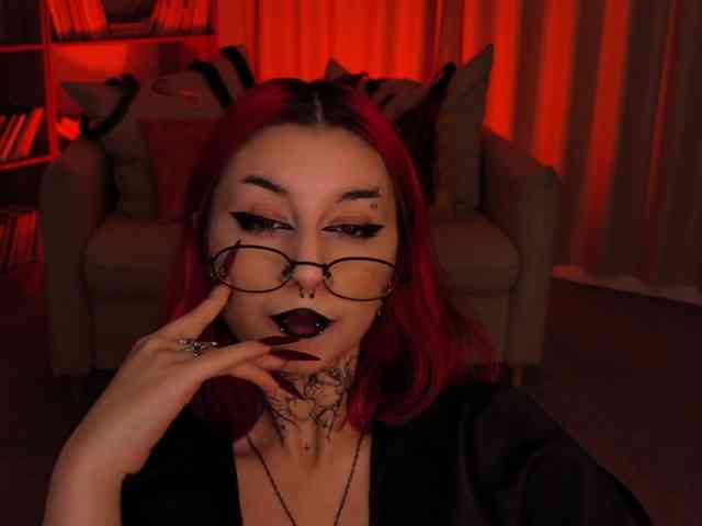 MistressMarcelline webcam