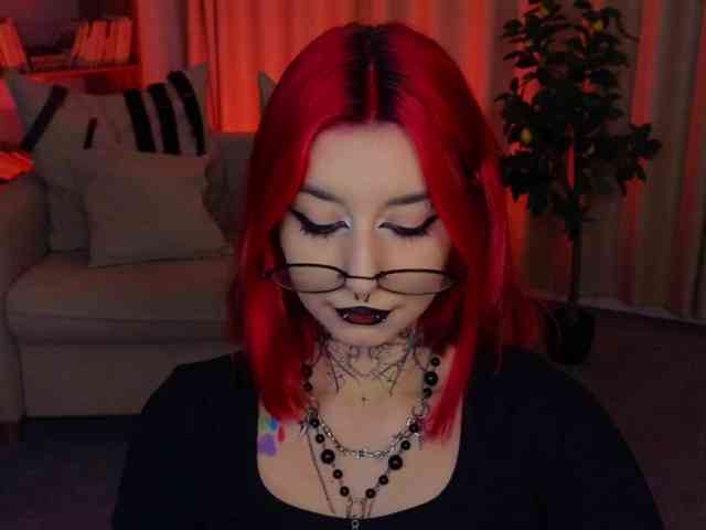 MistressMarcelline webcam
