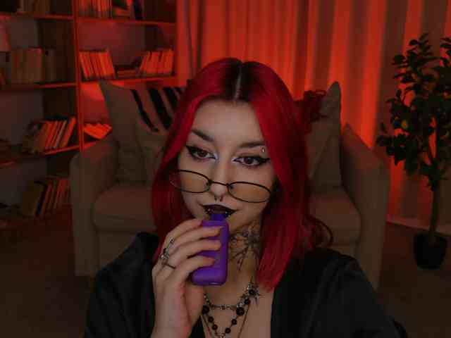 MistressMarcelline webcam