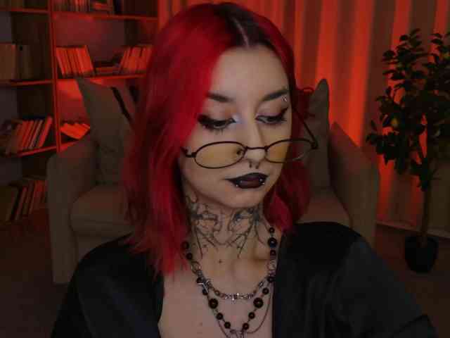MistressMarcelline webcam