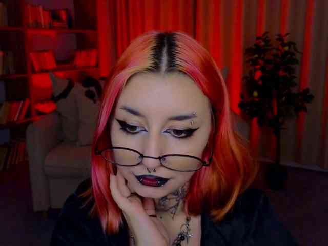 MistressMarcelline webcam
