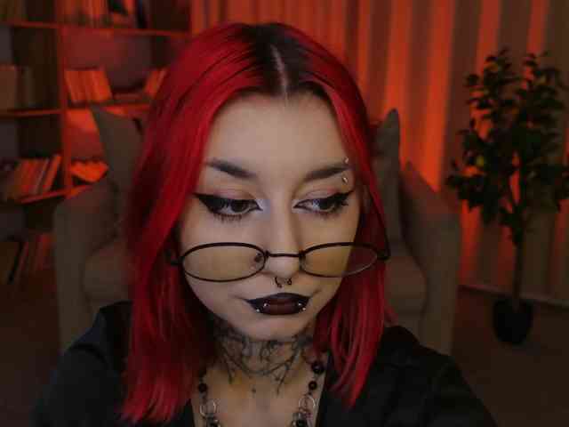 MistressMarcelline webcam