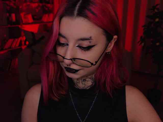 MistressMarcelline webcam