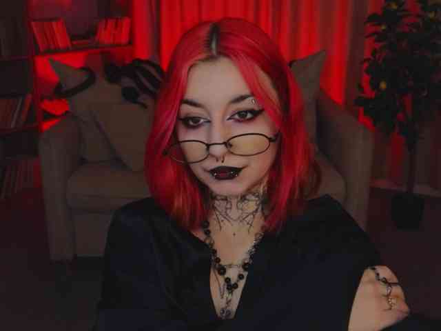 MistressMarcelline webcam