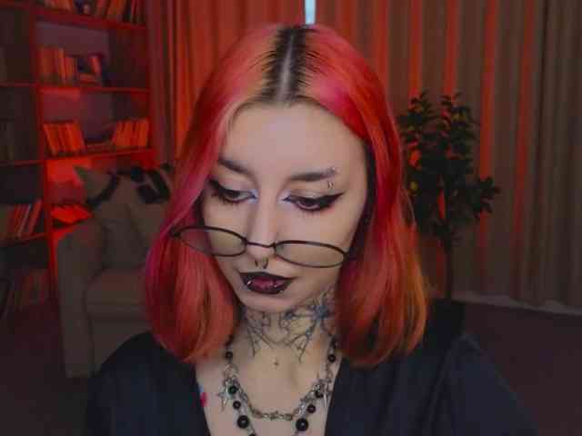 MistressMarcelline webcam