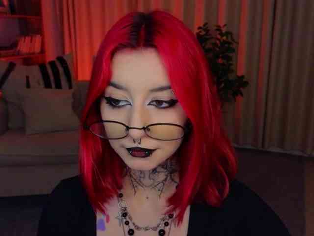 MistressMarcelline webcam
