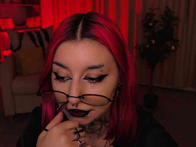 MistressMarcelline webcam