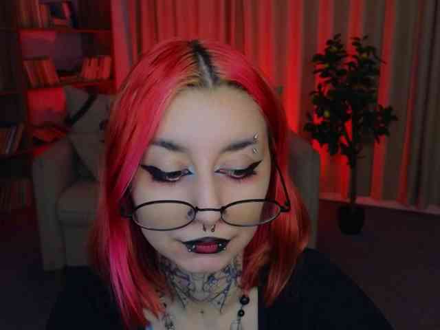 MistressMarcelline webcam