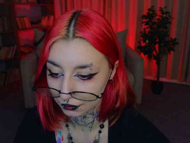 MistressMarcelline webcam