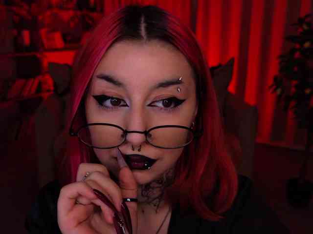 MistressMarcelline webcam