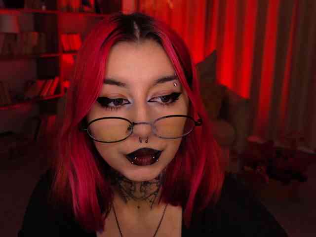 MistressMarcelline webcam
