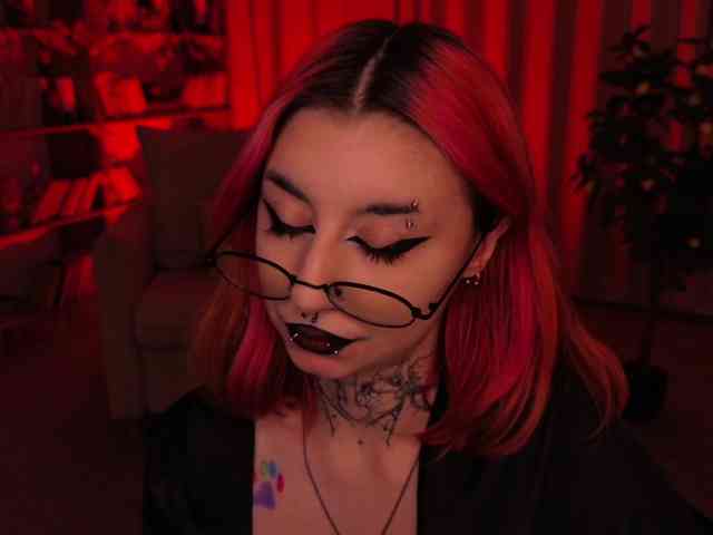 MistressMarcelline webcam