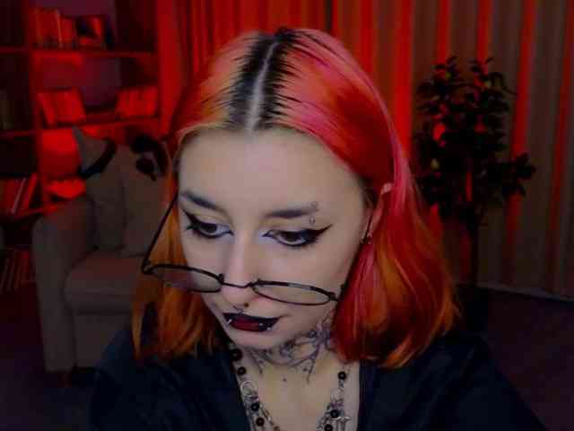 MistressMarcelline webcam