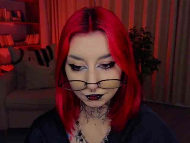 MistressMarcelline webcam