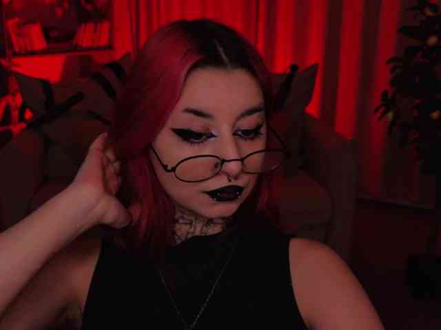 MistressMarcelline webcam