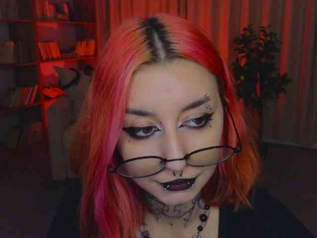 MistressMarcelline webcam