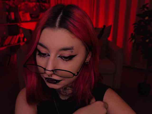 MistressMarcelline webcam