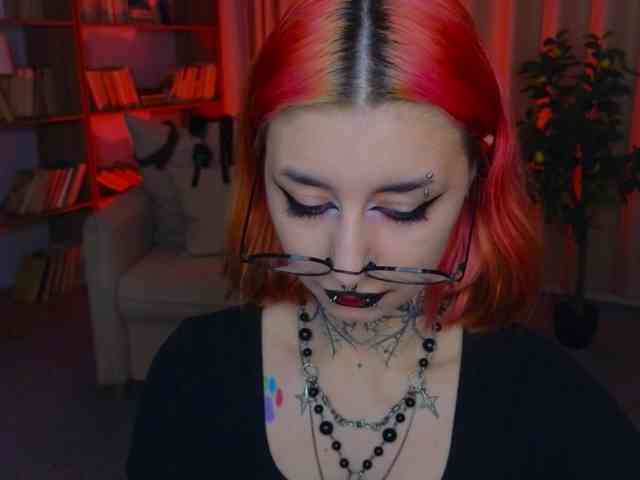 MistressMarcelline webcam