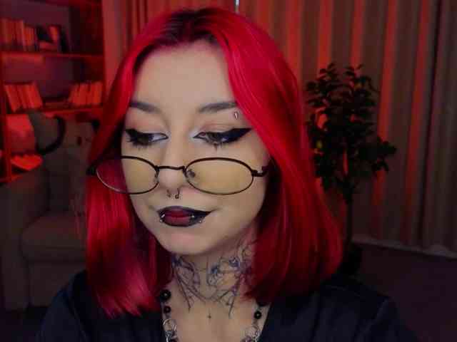 MistressMarcelline webcam