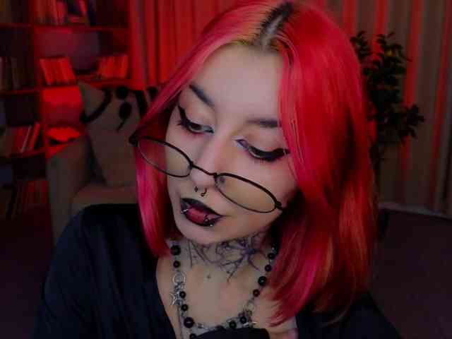 MistressMarcelline webcam