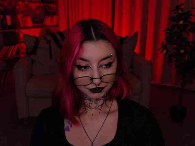 MistressMarcelline webcam