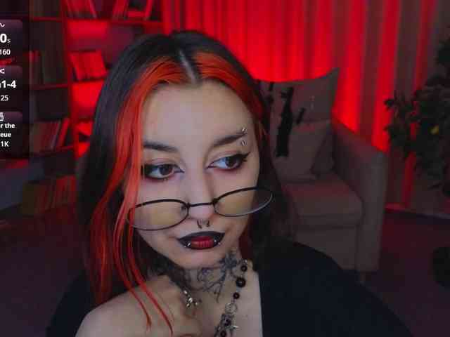 MistressMarcelline webcam