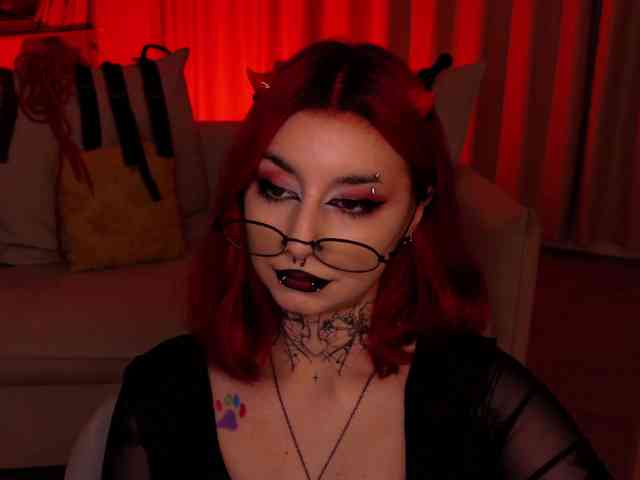 MistressMarcelline webcam
