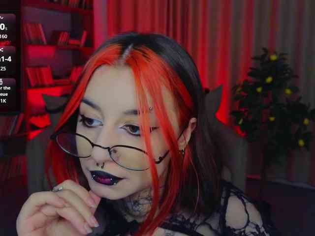 MistressMarcelline webcam